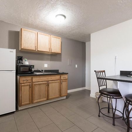 Little Suites Provo Extended Stay מראה חיצוני תמונה